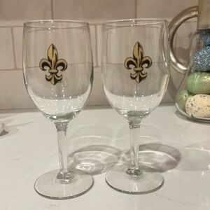 Fleur-de-Lis Stemmed Wine Glasses - Set of 2